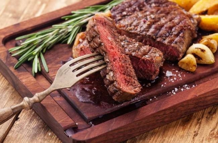 Ilustrasi daging merah. (shutterstock)