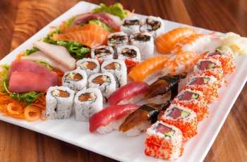 Berapa Banyak Sushi yang Aman Dikonsumsi?