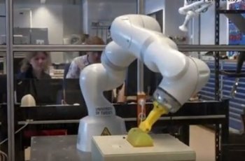 Lengan Robot Deteksi Lebih Cepat Kanker Payudara