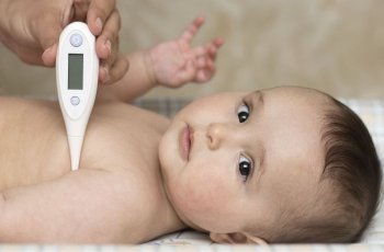 Mudah dan Praktis, Ini Cara Kurangi Demam Bayi Tanpa Obat Dokter