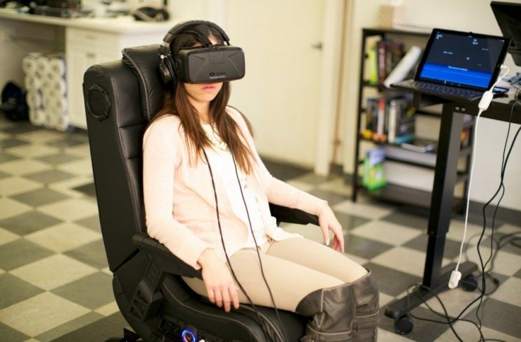 Penggunaan virtual reality dalam bidang kesehatan. (The Longevity Network)