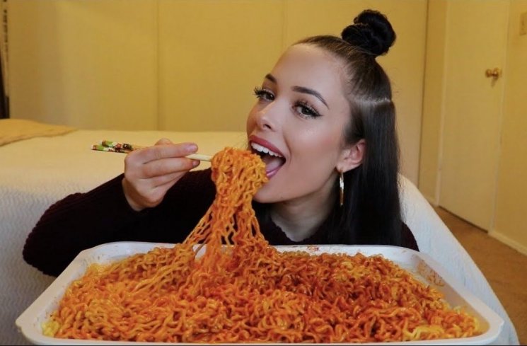 Mukbang (pinterest)