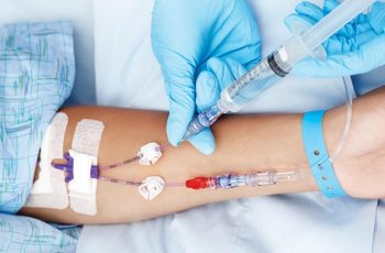 Tak Kenal Lelah, Ini Dedikasi Petugas Medis China Urus Pasien Virus Corona