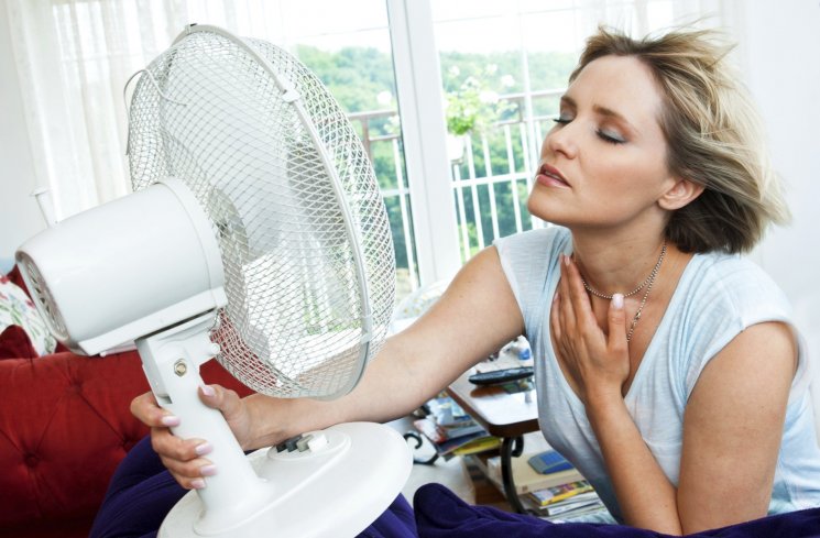 Salah satu gejala menopause, muka terasa panas. (iStock)