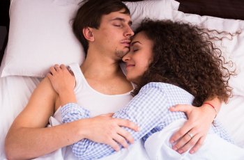 Manfaat Berpelukan dalam Waktu Lama Setelah Bercinta