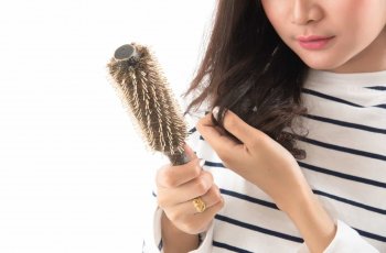 Ketombe Ternyata Bisa Diatasi Pakai Gula, Begini Caranya!