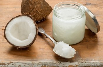 Minyak Kelapa: Bermanfaat Ataukah Beracun?