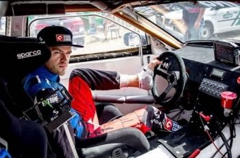 Aksi Keren Penyandang Disabilitas yang Jago Drifting