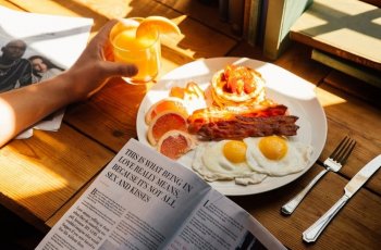 Studi: Kekurangan Vitamin D Berisiko Tingkatkan Depresi pada Lansia