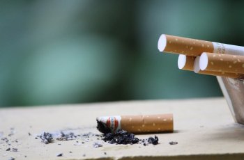 Perusahaan Induk Marlboro Hentikan Produksi Rokok Tembakau