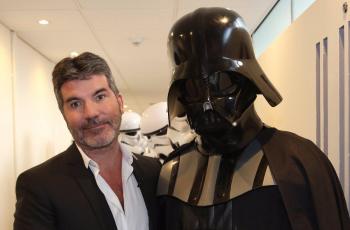 Simon Cowell Sumbang 50.000 Poundsterling untuk Biaya Kanker