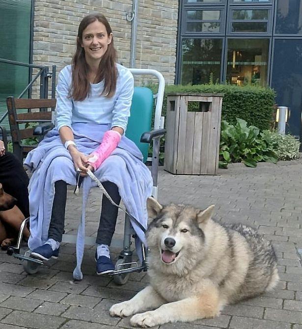 Sally Nowell bersama Kyra. (mirror)