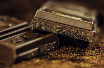 Amankah Konsumsi Cokelat yang Punya Bintik Putih?