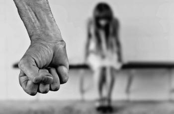Hampir 50 Tahun Berlalu, Baru Terungkap Kakek 71 Tahun Ini Perkosa 100 Anak