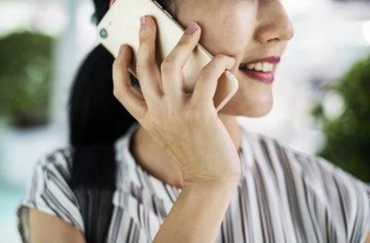 Apakah Wireless Bluetooth Headphone Aman?. (unsplash)