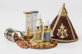 Wajahmu Berjerawat? Yuk Coba Tiga Manfaat dari Argan Oil
