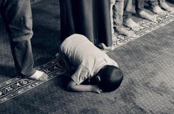 Kumpulan Video Orang Sakit Tetap Salat Ini Bikin Merinding