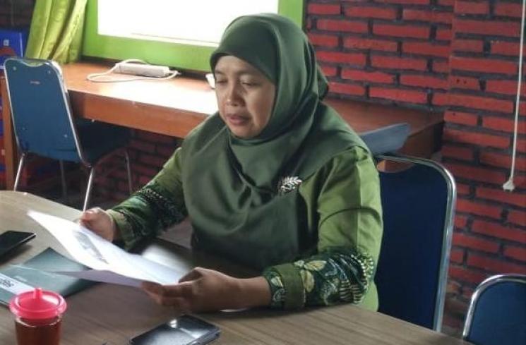 Kuni Fatonah, salah satu pengurus SIGAB yang berhasil ditemui di kantor SIGAB, Kamis (29/11/2018) (HiMedik.com/Yuliana Sere)