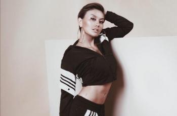 Kiat Biar Punya Perut Rata Seperti Agnez Mo