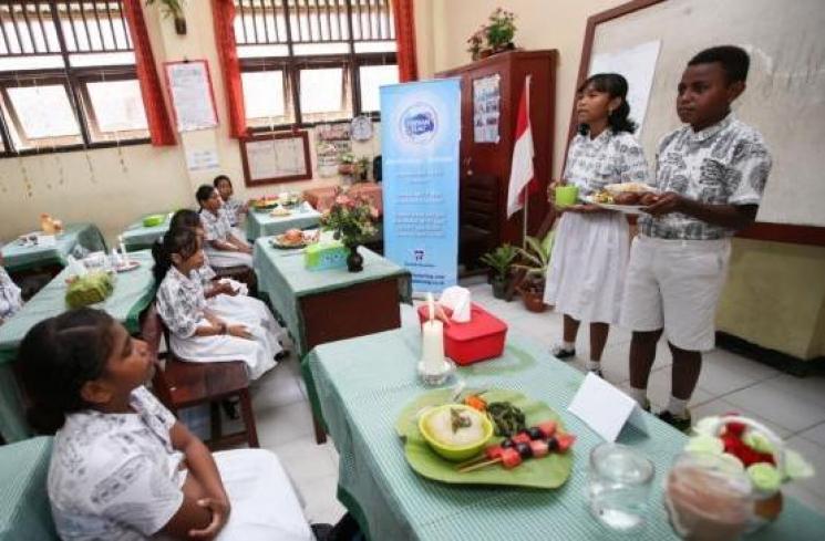 Murid SD di Sorong Belajar Gizi Lewat Warna Makanan. (Dok. Frisian Flag)