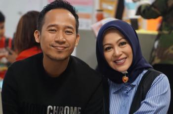 Istri Denny Cagur Hamil di Luar Rahim
