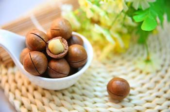 Wanita Ini Kunyah Logam dalam Snack Kacang hingga Nyaris Menelannya