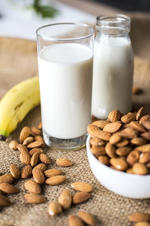 Susu almond. (Pixabay/rawpixel)