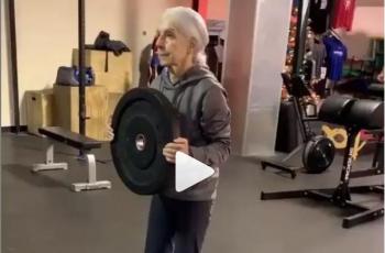 Nenek 72 Tahun Lakukan CrossFit, Videonya Viral