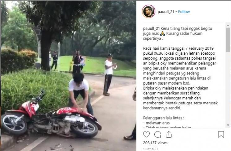 Video viral pria rusak motor (Instagram/@pauull_21)