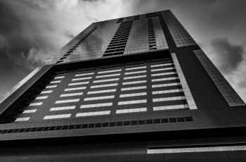 Luput dari Pengawasan, Bocah Empat Tahun Jatuh dari Lantai Empat Apartemen