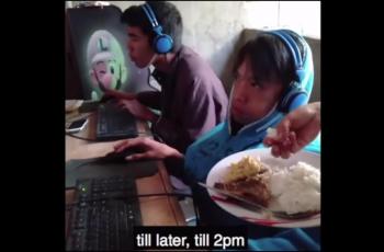 Video: Ibu Menyuapi Putranya yang Tak Berhenti Bermain Game Selama 48 Jam