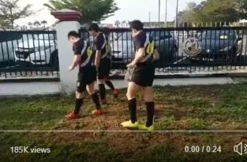 Bersiap Tanding Rugby, Pelajar Jepang Malah Pungut Puntung Rokok dan Sampah