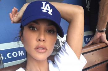 Bantah Tudingan Oplas, Kourtney Kardashian Tak Dipercaya Ahli Bedah