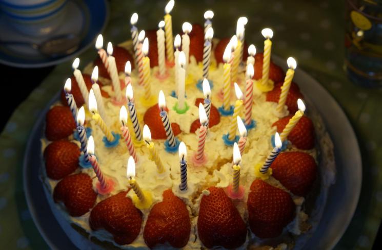 Jarang Diketahui, Tiup Lilin Ulang Tahun Ternyata Berbahaya