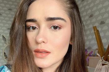 Hamil Anak Kedua, Yasmine Wildblood Naik 3 Gunung hingga Lompat dari Boat