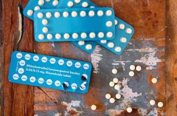 Efek Samping Klorokuin, Hidroksiklorokuin & Azitromisin untuk Obat Covid-19