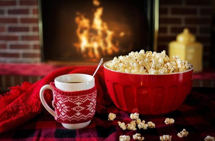 <p><a href="https://pixabay.com/id/photos/hangat-dan-nyaman-popcorn-kopi-1975215/">Popcorn. (Instagram/jill111)</a></p>