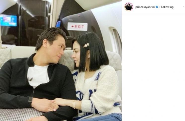 Reino Barack pernah berjualan rokok semasa kuliah (Instagram/@princessyahrini)