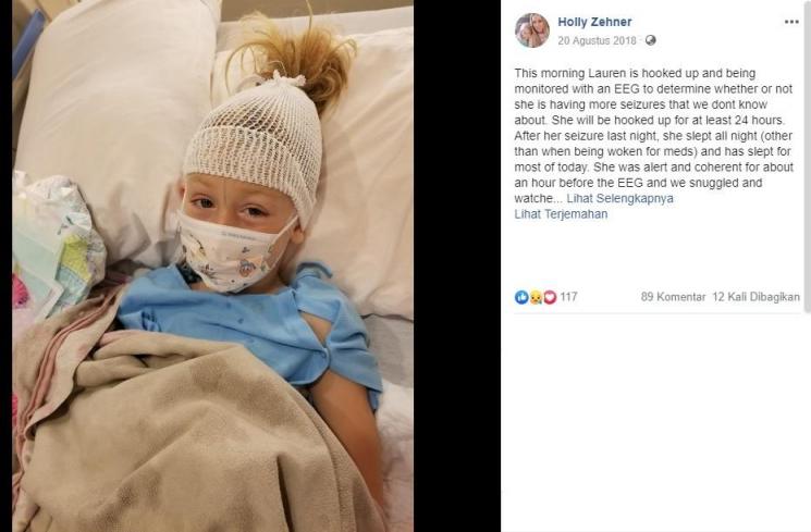 Hari pertama Lauren Zehner menjalani perawatan medis akibat gigitan nyamuk (Facebook/Holly Zehner)