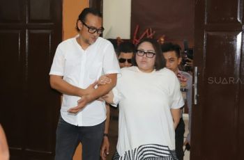 Ibu Nunung Idap Kanker Lidah, Ini Penyebab dan Faktor Risikonya
