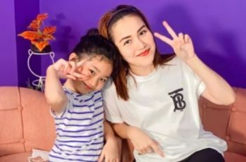 Ayu Ting Ting Panik Lihat Panjang Kaki Anaknya Berbeda, Kenali Penyebabnya!