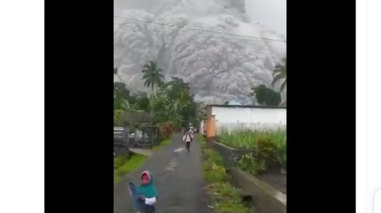 Erupsi Gunung Semeru (Suara.com)